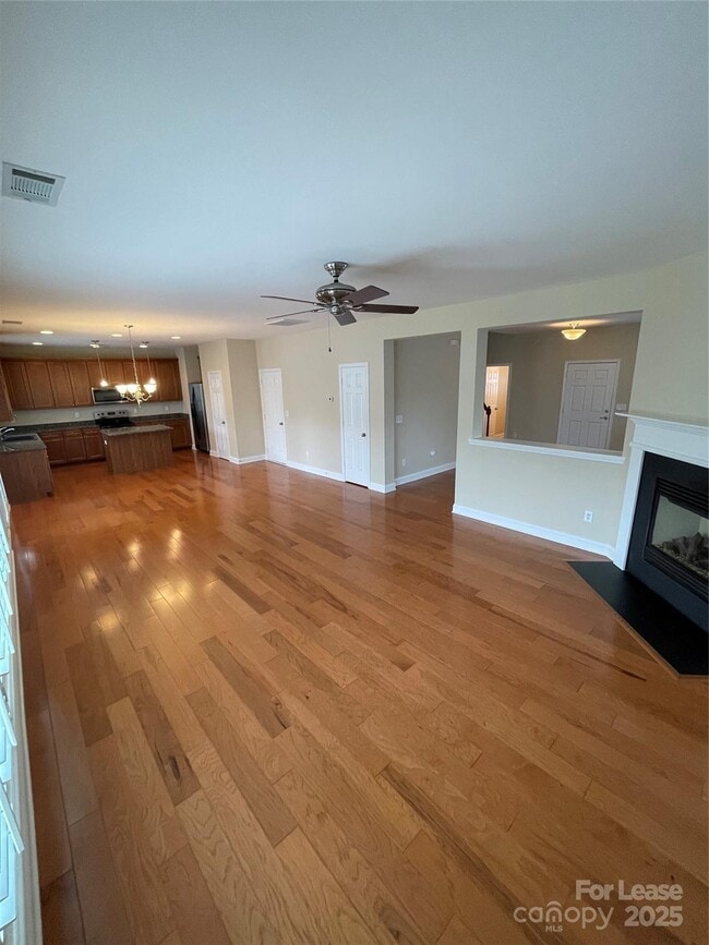 Building Photo - 120 Waterlynn Club Dr