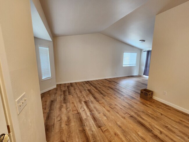 Foto del edificio - South Marysville 3 bedroom Rambler with fe...