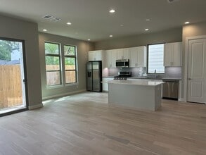 Building Photo - 540 Janisch Rd