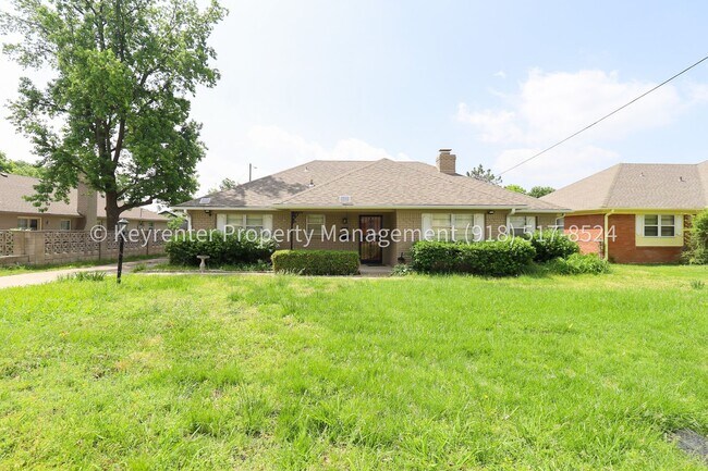 Foto del edificio - LARGE | 3 Bed | 2 Bath | Midtown Tulsa