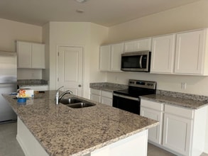 Building Photo - 1660 W Paseo Way