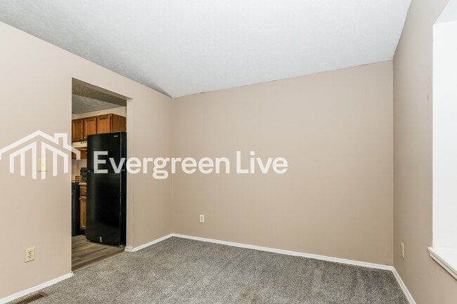 Building Photo - 2836 Miami Village Dr