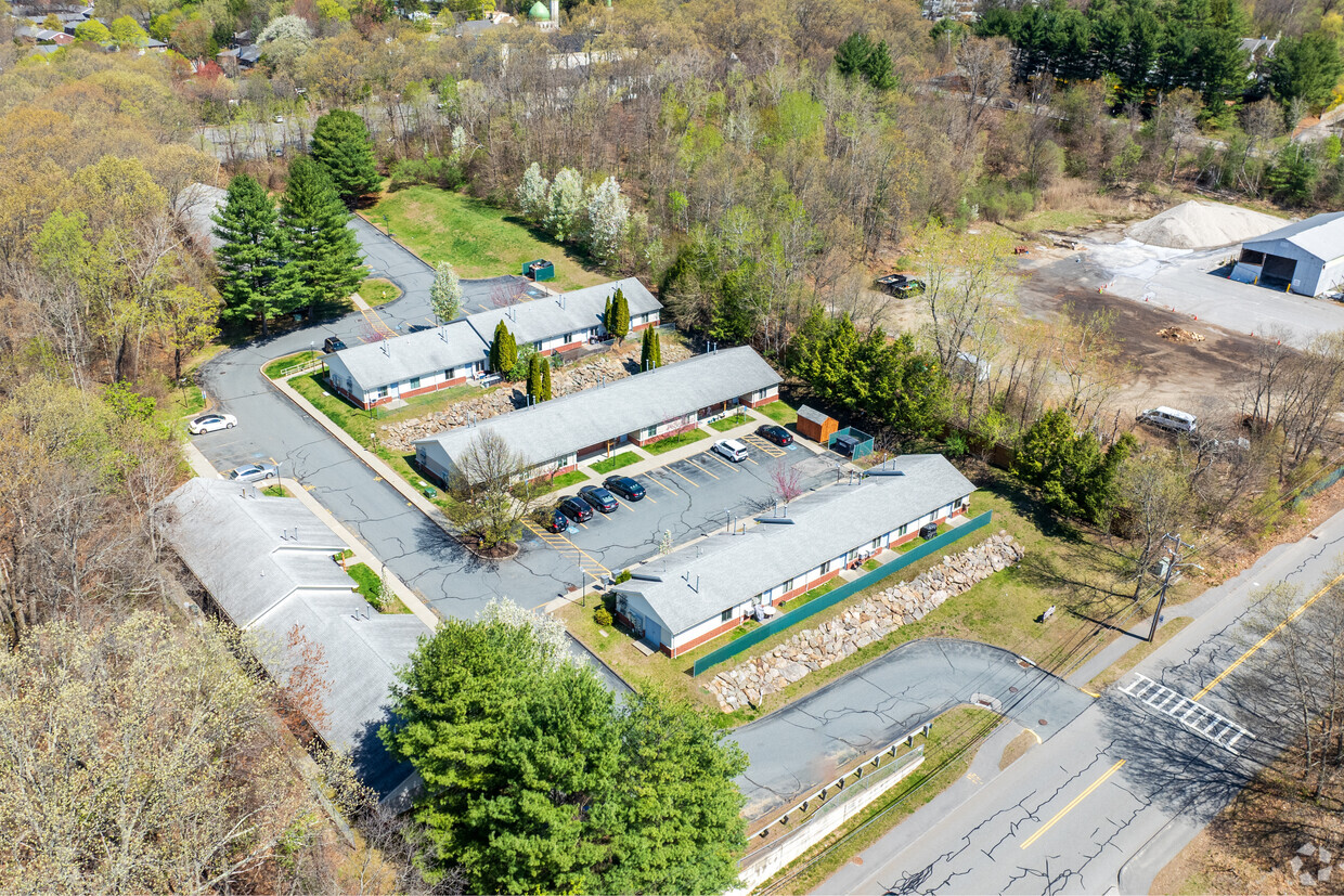 Contexto del barrio - Teamster Retiree Housing-Worc  
