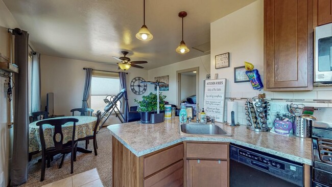 kitchen/ living room - 3502 Union St