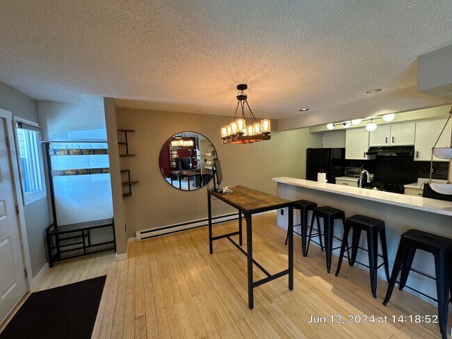 Building Photo - 7 Jackpine Ct