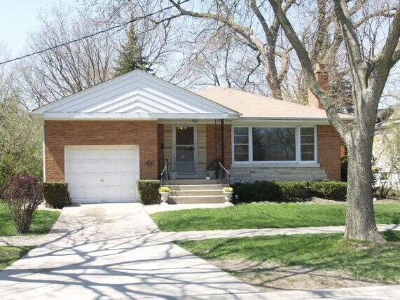 Foto principal - 711 Locust Rd