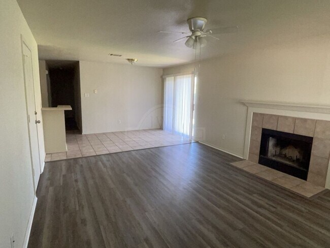 Foto del edificio - 2318 Wildewood Dr
