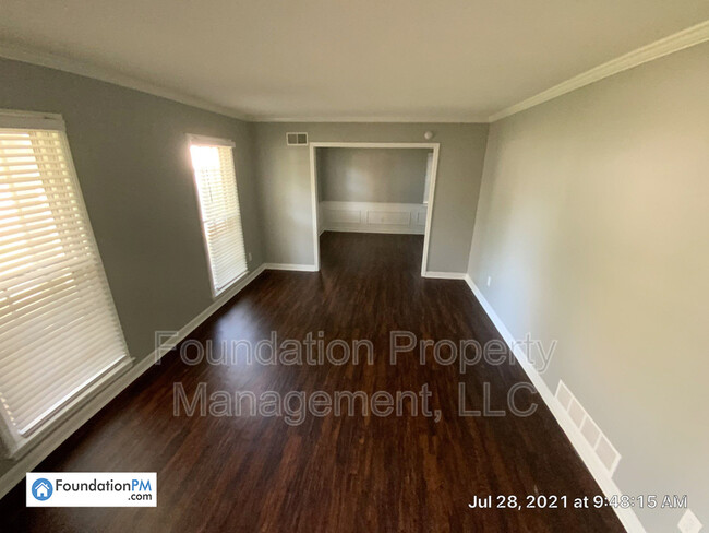 Building Photo - 2564 Lynnfield Rd