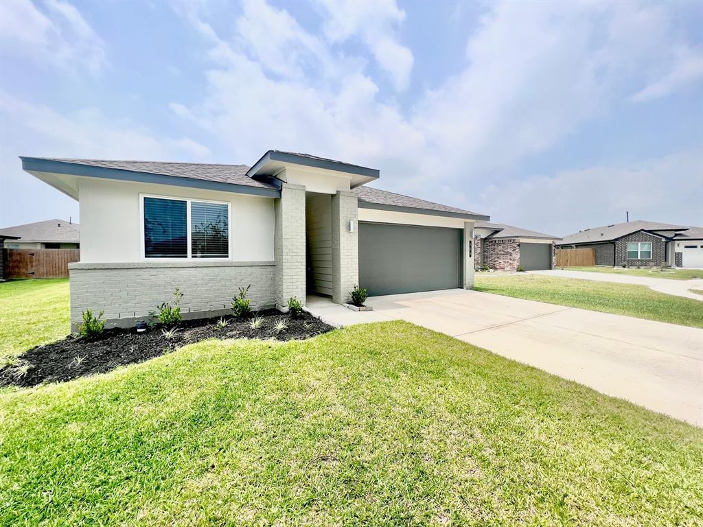 514 Rain Cloud Dr, Mont Belvieu, TX 77523 House for Rent in Mont Belvieu, TX