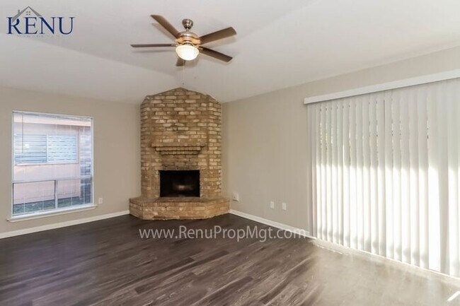 Foto del edificio - Available Now!