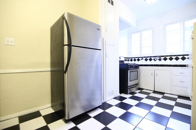 Foto del edificio - 1621 Silver Lake Blvd