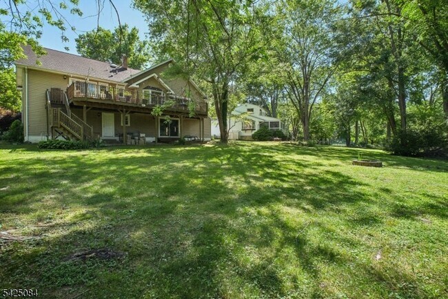 Foto del edificio - 195 Chaucer Dr