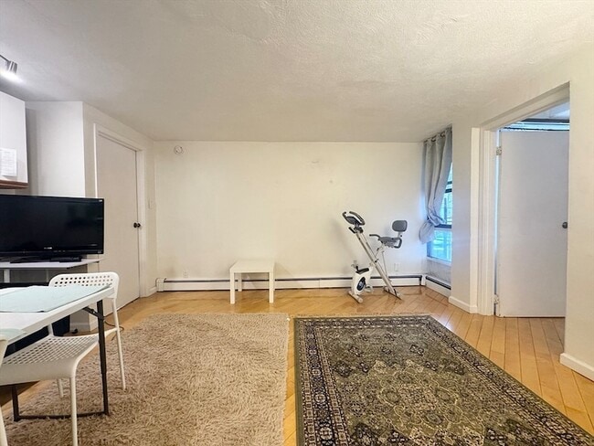 Photo - 1643 Cambridge St Apartment