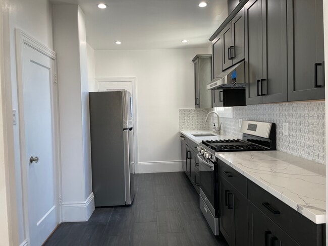 Stainless Steel stove - 3550 California St