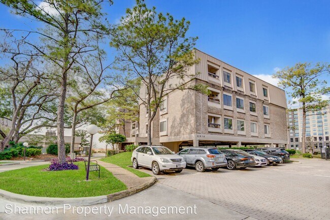 2 br, 1 bath House - 2213 S Braeswood Blvd... photo'