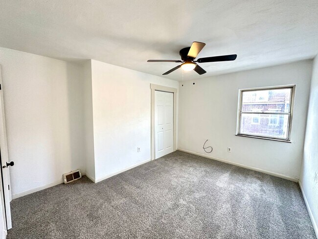 Foto del edificio - Updated 2 Bed, 1 Bath Home - Convenient Location, Walkable Neighborhood - Available Now!