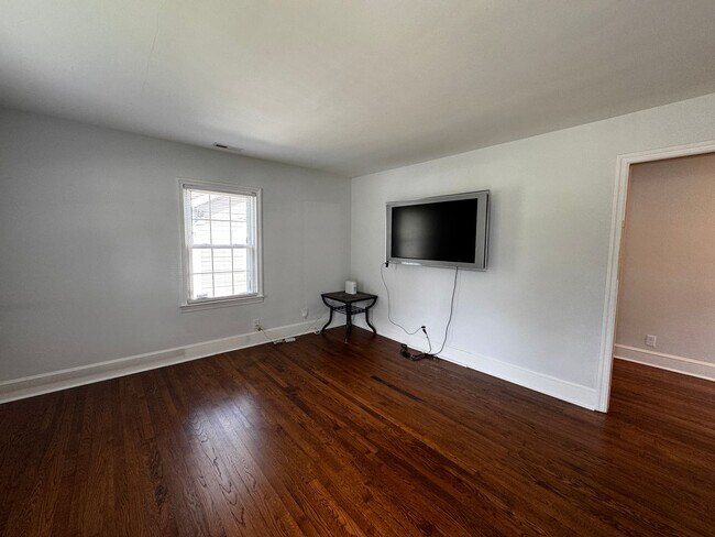 Foto del edificio - 2305 Cherokee Ln