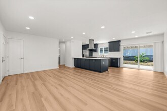 Building Photo - 4922 Tierra Baja Way