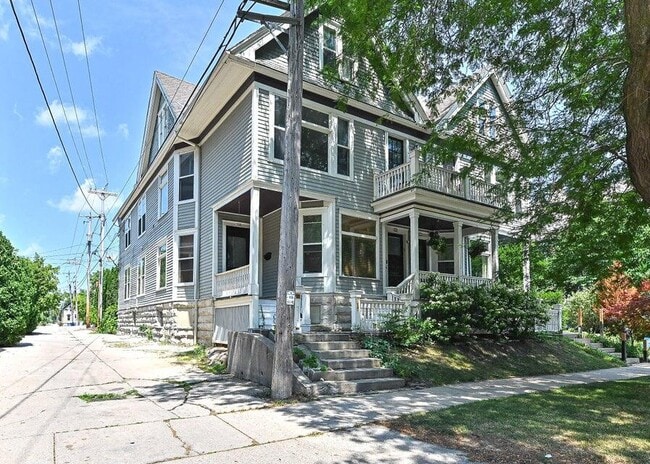 Foto del edificio - 118 W Reservoir Ave