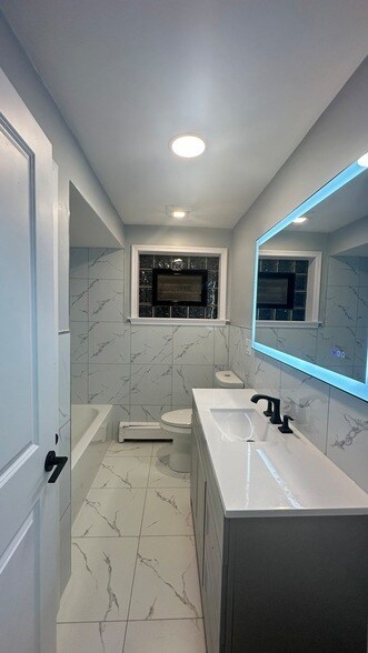 Foto del edificio - 6118 W Gunnison St