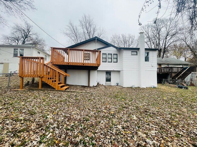 Foto del edificio - Stunning 5 Bedroom Single-Family