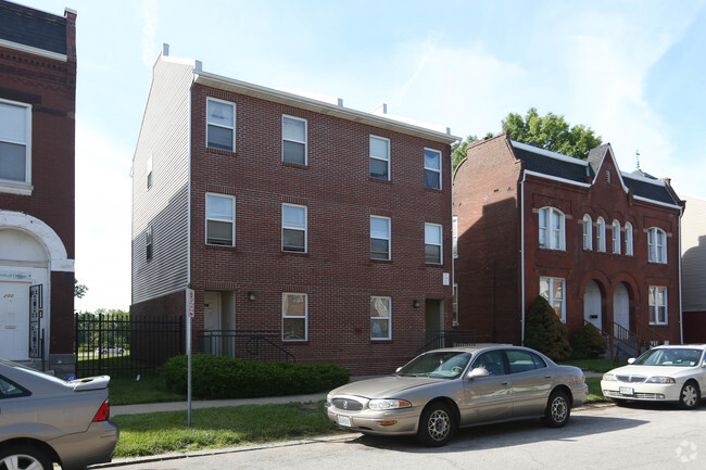 Building Photo - College Hill Apartments