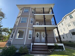 Building Photo - 32 Woodbine St