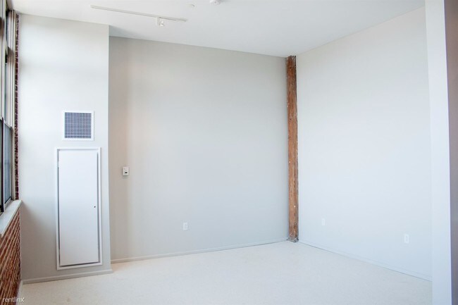 Building Photo - 275 Medford St