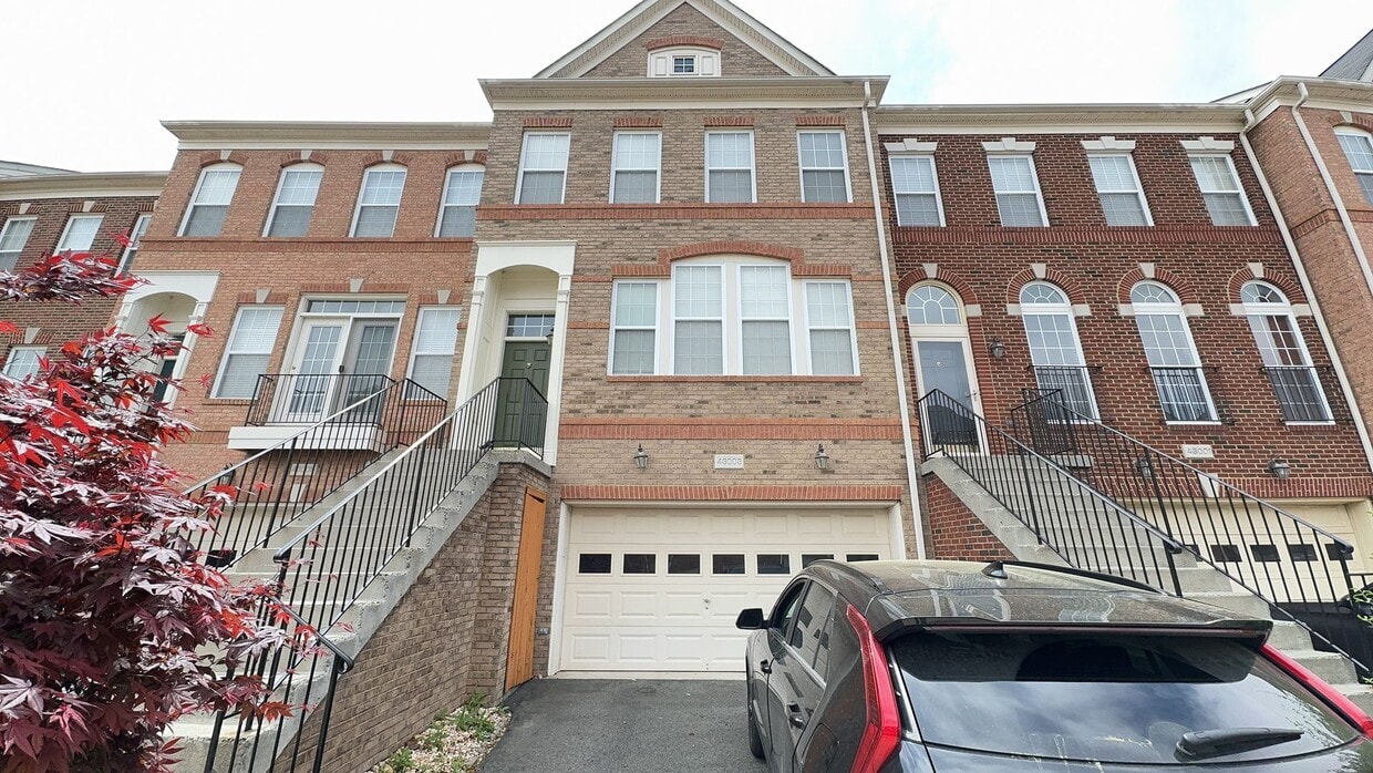 Fantastic 3 Bed 3.5 Interior Brick Townhom... - Fantastic 3 Bed 3.5 Interior Brick Townhom...
