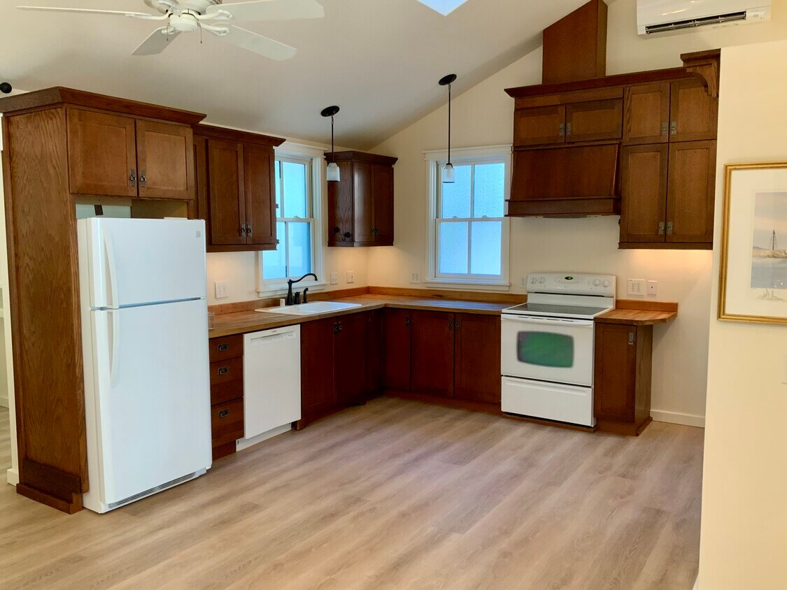 Foto principal - 19140 Laurel Dr