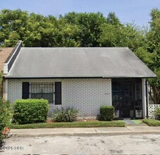 Building Photo - 927 E Millard Ct