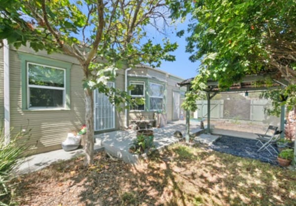 Building Photo - 505 Rose Ave