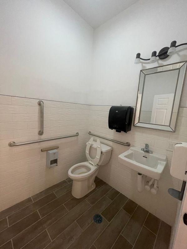 Foto del edificio - 12 E 112th St