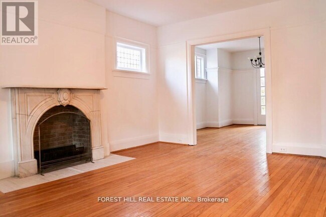 Building Photo - 307 Sheldrake Blvd