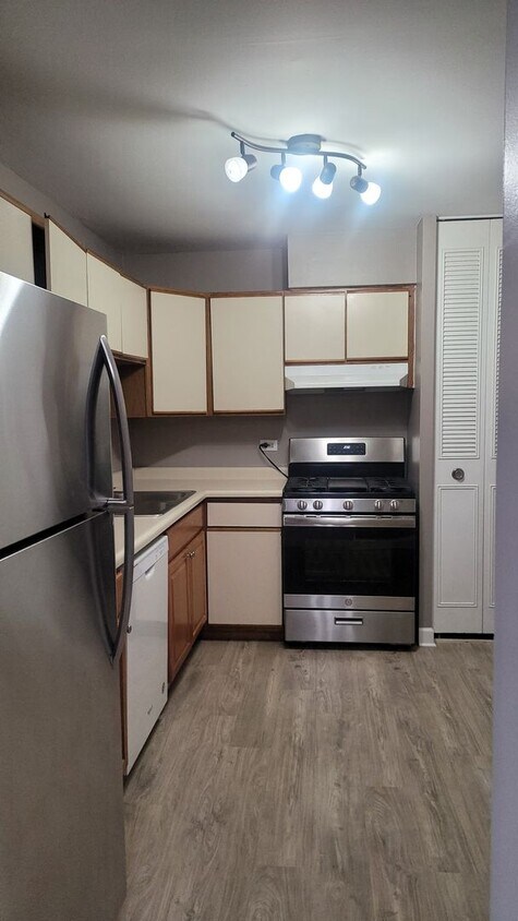 Foto principal - 2000 Bayside Dr