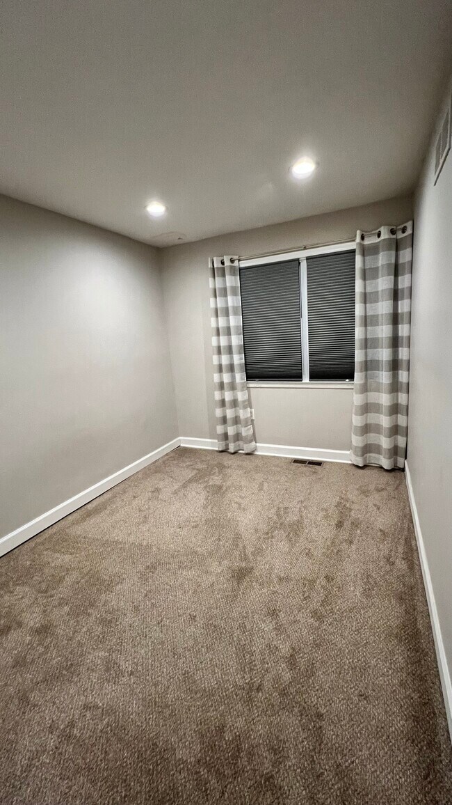 Foto del edificio - 8836 Cottage St