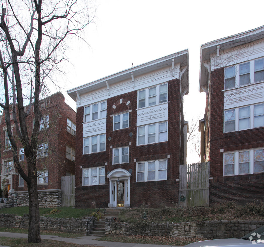 Primary Photo - 1311-1313 Valentine Rd