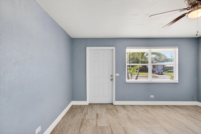 Foto del edificio - 240 SW 15th Ave