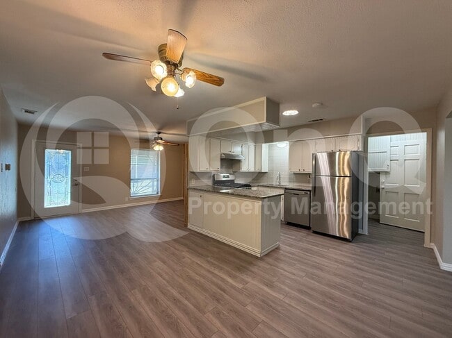 Foto del edificio - 362 S Shore Pl