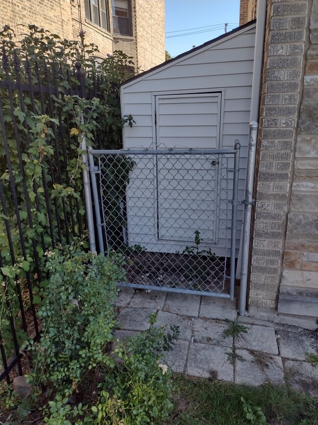 Front view of outside storage - 5617 N Christiana Ave