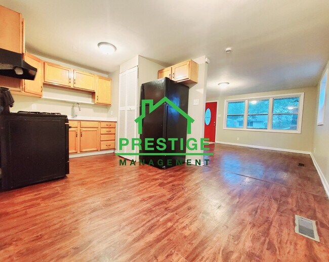 Building Photo - Section 8 Approved!!  3 Bedroom 1 Bath