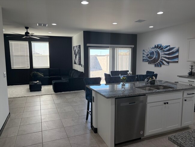 Building Photo - 8439 W Mantle Wy