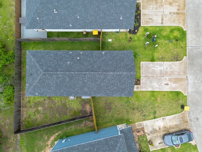 Foto del edificio - 17038 Marie Vlg Dr