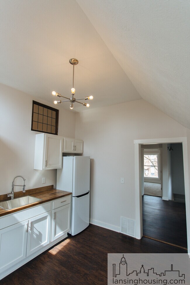 Foto del edificio - 322 E Hillsdale St