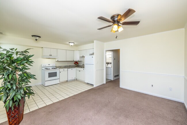 Building Photo - 128 Ascot Ct