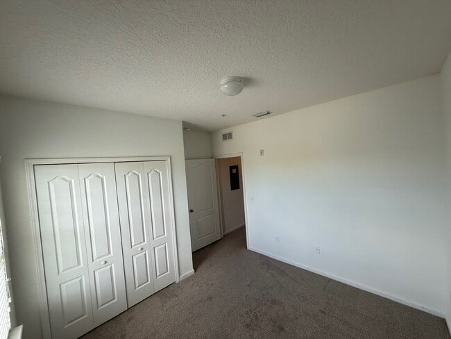 Foto del edificio - 4908 Key Lime Dr