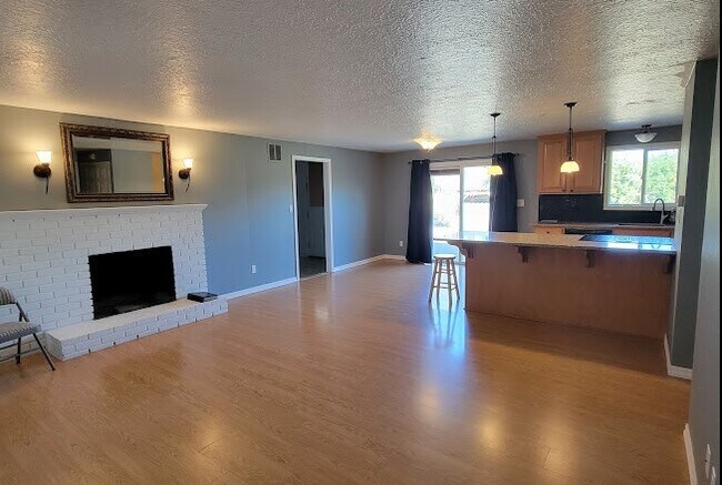 Building Photo - 10920 SE 172nd Ave