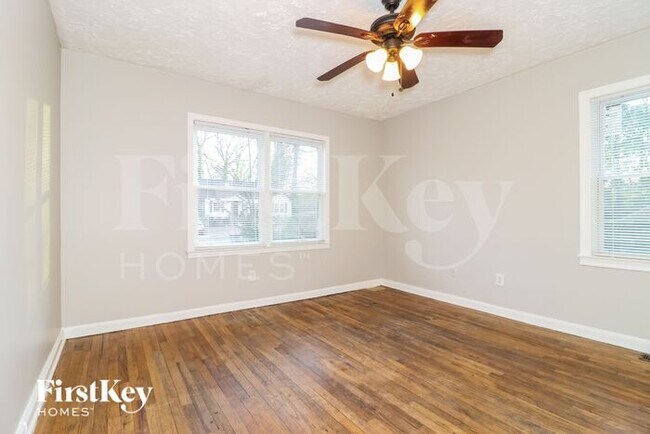 Foto del edificio - 839 Blossom St SW