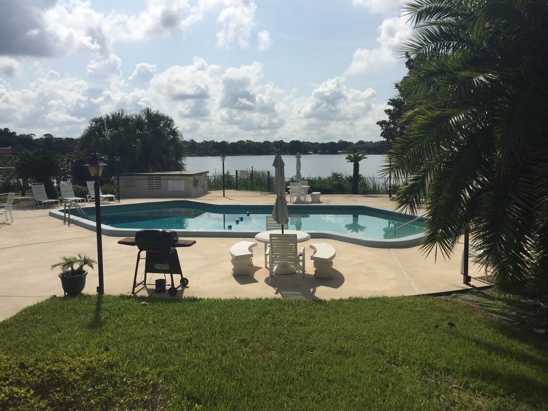 VISTA - 2885 S Osceola Ave