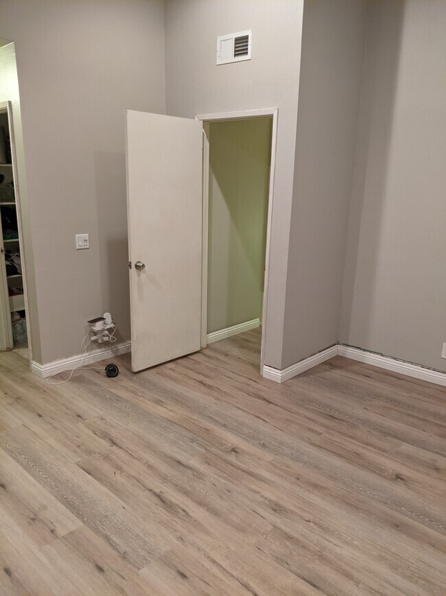 Building Photo - 8345 Amber Rose Ln